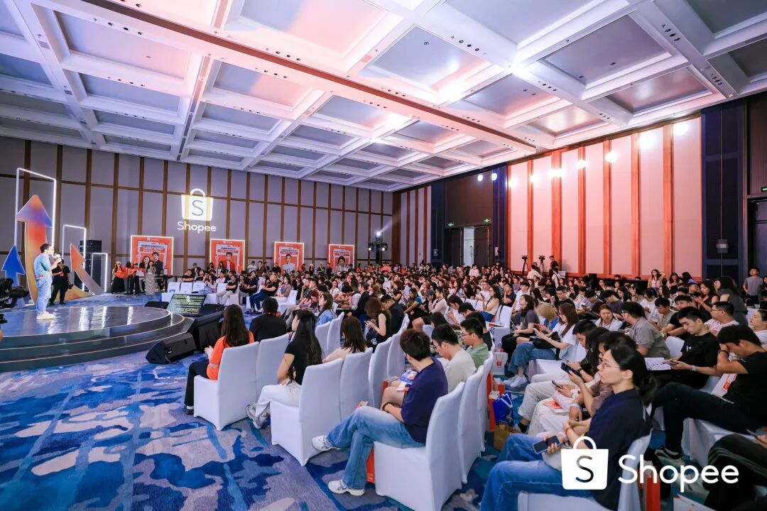 流量来了,发货却跟不上?爱亚仓亮相2026 Shopee流量峰会,揭秘本土履约“橙”功密码插图1爱亚仓 流量来了,发货却跟不上?爱亚仓亮相2026 Shopee流量峰会,揭秘本土履约“橙”功密码插图1爱亚仓